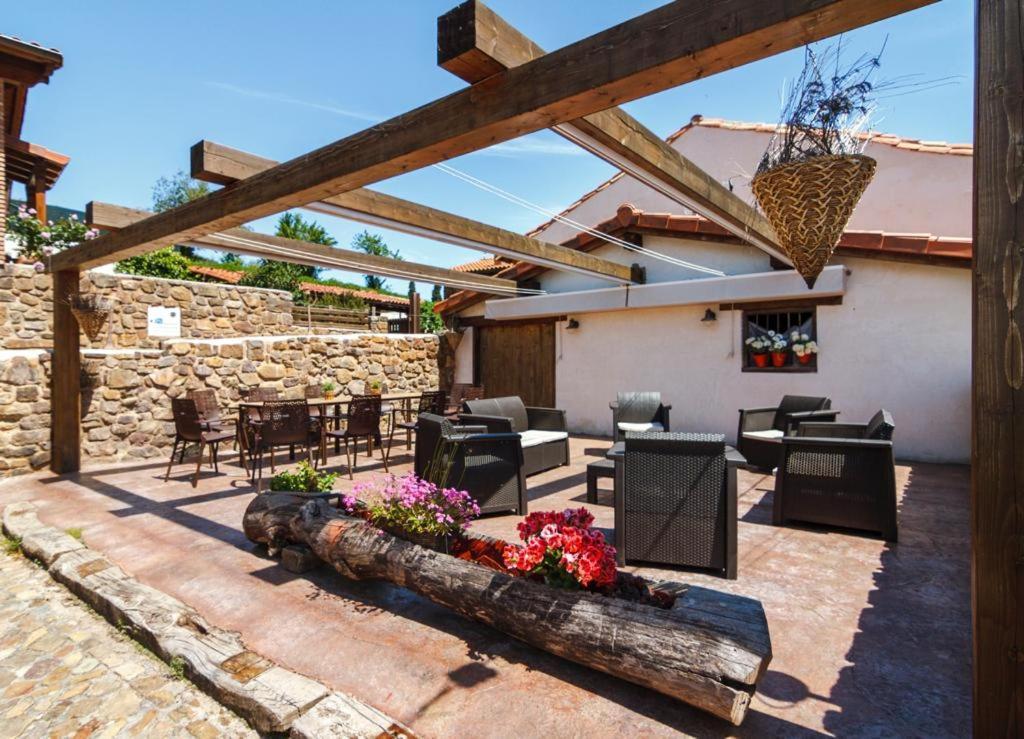 El Nogal De Laguna Holiday home *